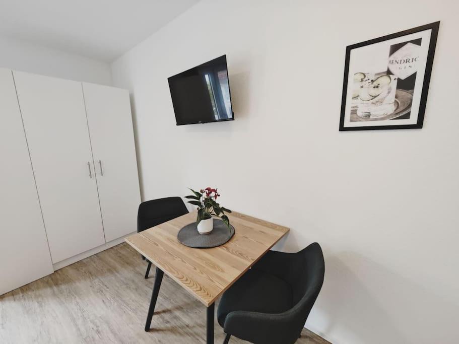 Ticasa Black-Zentral-Outlet-Aufzug-Stylisch-Unique Μέτσινγκεν Εξωτερικό φωτογραφία